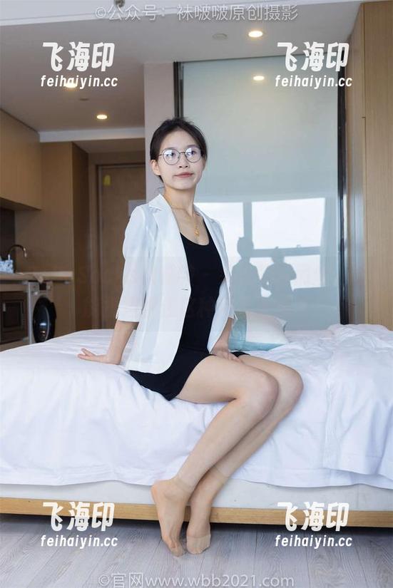 BoBoSocks袜啵啵 - 朵朵的厚黑丝，谁能抵挡得住这种网盘诱惑？