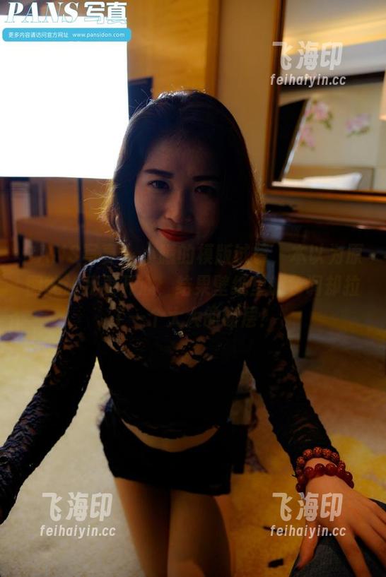 PANS写真 - 小曦的模版试镜，本以为原图能让我更开心，结果壁纸里的色调却拉了一个大大的断层！