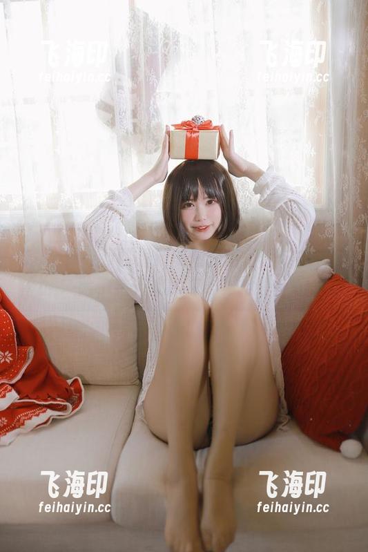 Tina很妖孽呀 Tina很妖孽呀最新美图:这是丝袜的大冒险,结果她比袜子更抢镜!