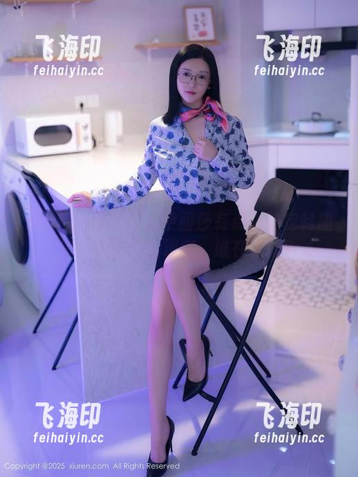 Xiuren秀人网 - 伊丽莎有点白的定制旗袍：美得不太现实，谁在设计？
