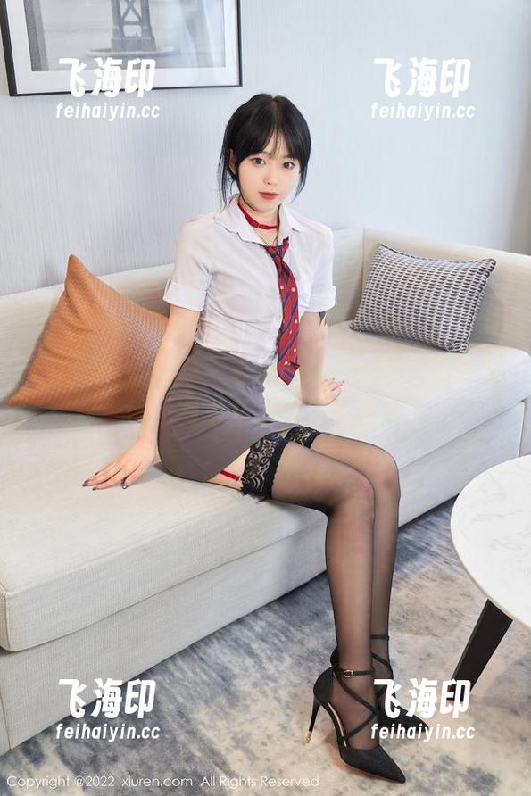 Xiuren秀人网 - 养乐多DoDo的校园合集，简单却让人想多了