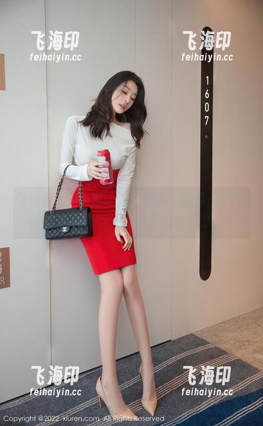 Xiuren秀人网-大琪琪Emily Xiuren秀人网 - 黑色图片,想象一下如果大琪琪Emily也是黑色系的...