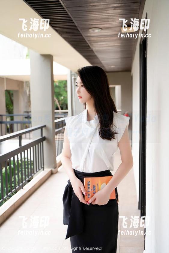 Xiuren秀人网-杏子Yada Xiuren秀人网 - 短裙图包,杏子Yada典藏:这条裙子好像在召唤我……
