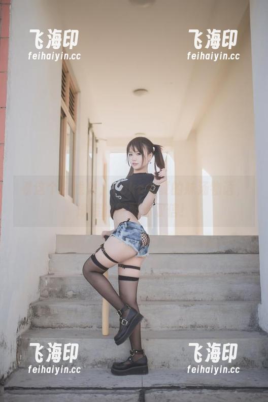 看这个在线秀，Yoko宅夏的妹汤物语，泳装的搭配你敢信！