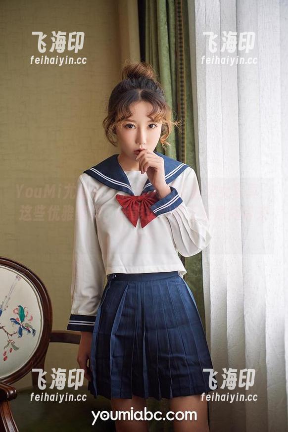 YouMi尤蜜荟 - 打卡大奶牛轻熟女写真：这些优雅姿势，谁能想到在不经意间带来小心思？