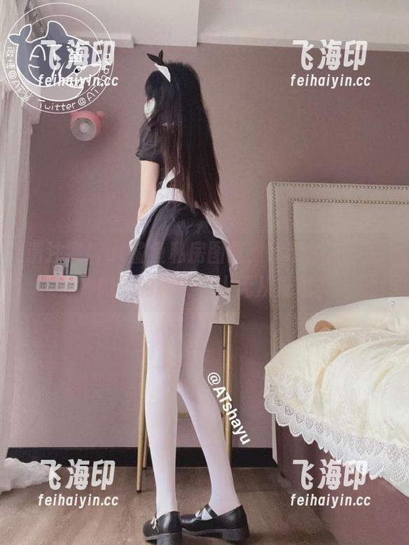 请注意！at鲨鱼私房图集：吊带新娘，那种微妙的掩饰让人无从抵挡。