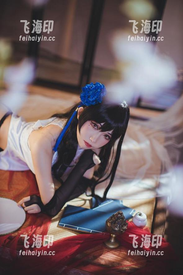 泳装不止水花，coser衣衣的原图精选会让你再看两遍