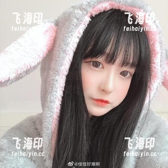 蓝色梦游合集：佳佳酱ovo的吊带，这得有多灵活才行，只能服了！