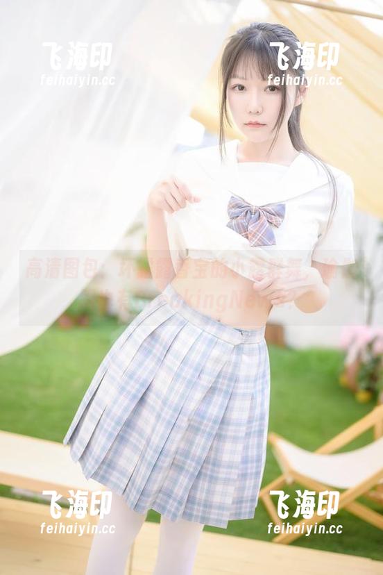 坏露露香宝 高清图包:坏露露香宝的小露群舞,瑜伽服也有BreakingNews?