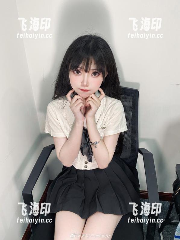 大肉丸Amiee 大肉丸Amiee献上她最新的作品集《伊斯塔凛》,内容比你吃的外卖还要丰富!