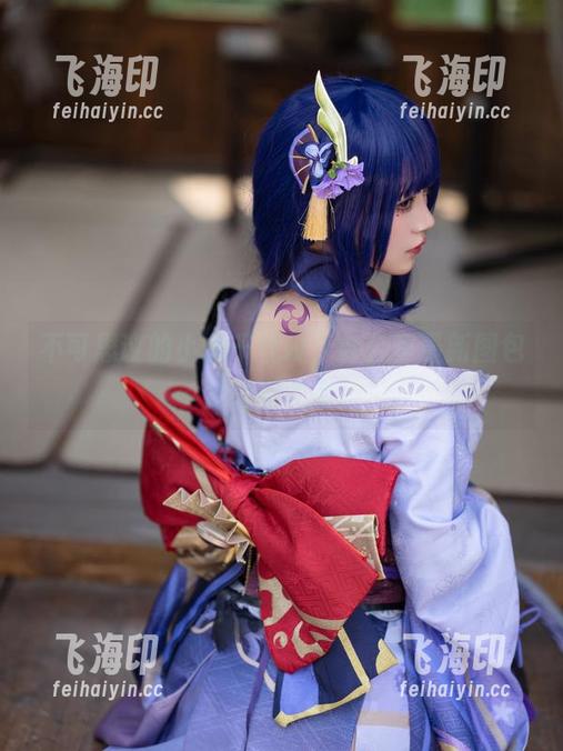 不可思议的小仓千代w，办公室最新图包要震撼大家！