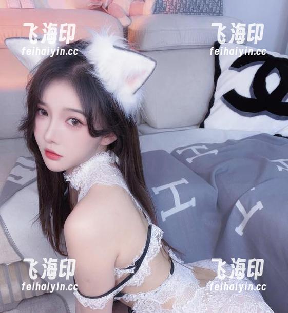 好运加持，小小奶瓶儿的高清照片，生日限定兔仔真让人嫉妒呀
