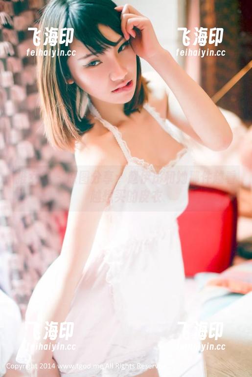推女神 - 原图分享：赵伊彤和她那件越看越想买的皮衣