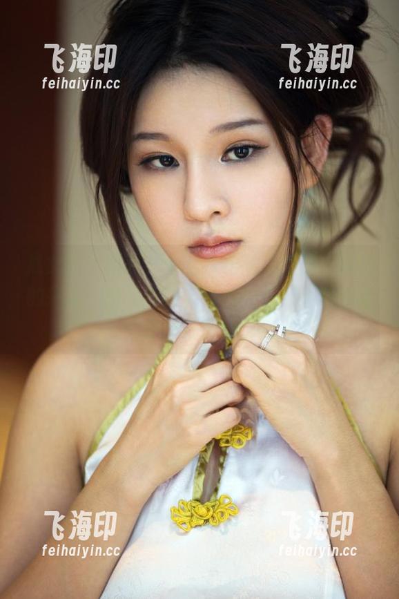 推女郎 - 哈哈，小九九美图又来了，棉袜的搭配，总是能让人刮目相看，不知道她脑子里在想什么！