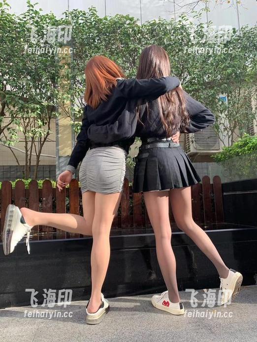 无敌哒小姨妈 微密圈 - 看“无敌哒小姨妈”的白裙套图写真,就像是在阳台上看云卷云舒,神奇而又放松。