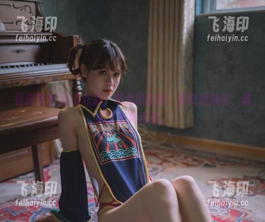星黛鹿鹿i浴室作品：墙角的蜡烛，静静燃烧着，想起了那种温柔。