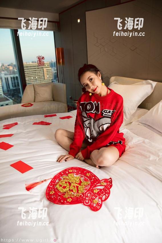 微密圈 - 不怕你不爱，就怕你没发现！果儿Victoria新写真集里的花格短裙黑丝才是主角！