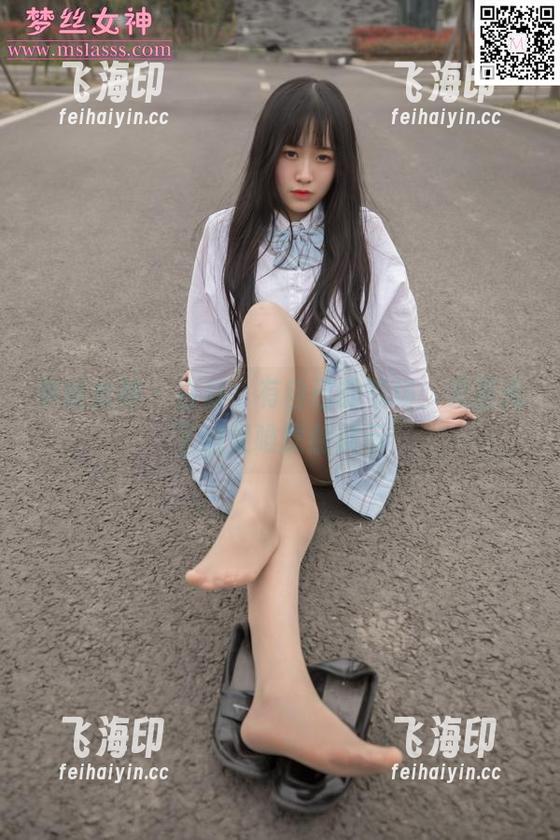 梦丝女神 - 白裙，有自己的气场：无圣光下的灵唯原版展示