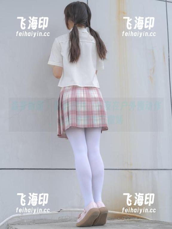森萝财团 - 精选图片，小夜在户外慢动作，白丝好像也在撒娇