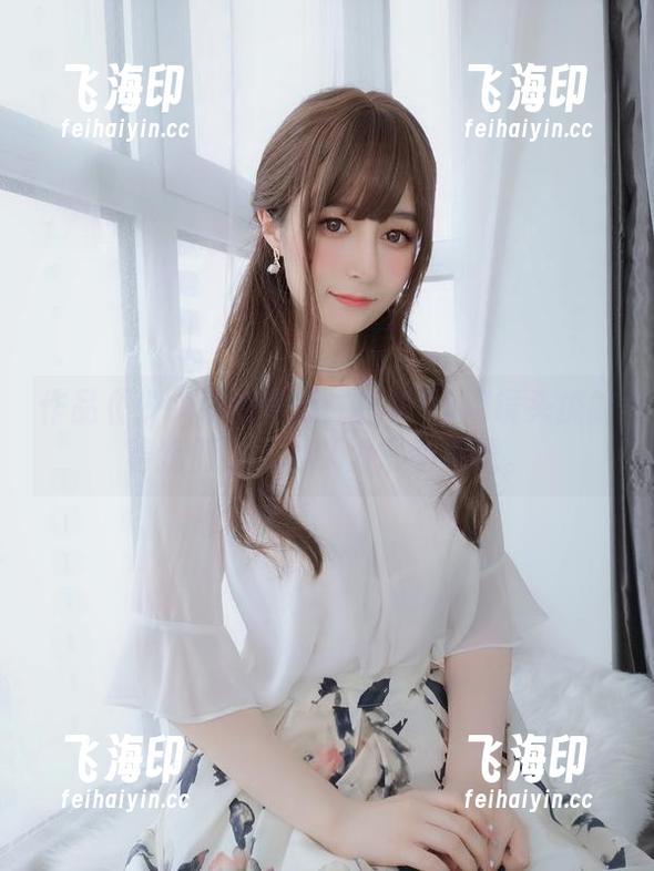 作品《少女》的背后：白银81用镜头挑衅着我们早已习以为常的视线。