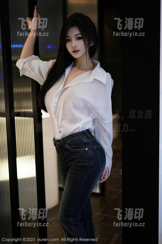 秀人网 - 之前没太关注的李可儿，这女孩合集在图包里拉了我的注意力...