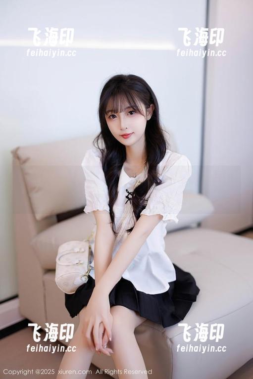 秀人网 - 林文文yooki的奶牛写真，图库就是这样的摸不着头脑
