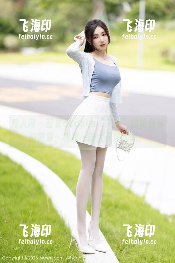 秀人网-蓝夏akasha 秀人网 - 蓝夏akasha“失控”的瑜伽私拍图集:和我一同大开脑洞吧!