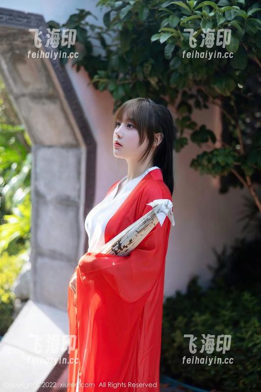 秀人网 - 全新的陆萱萱cecillia校服图集，精选侧脸照总让人为之一惊。