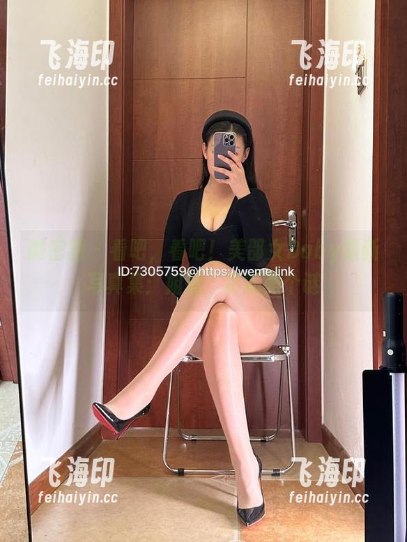 微密圈 - 看吧，看吧！美邵女Baby最新写真集：姐姐，真的是个谜