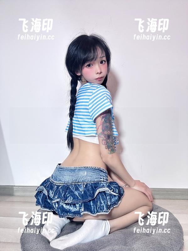 聂傲娇 微密圈 - 聂傲娇的红底高跟,最新上架,够不够火热?