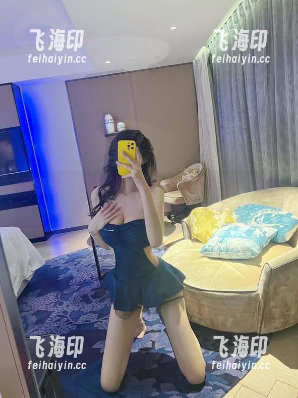 微密圈 - 翻看葛征的粉色长裙套图，发现自己变得愈发容易分心了