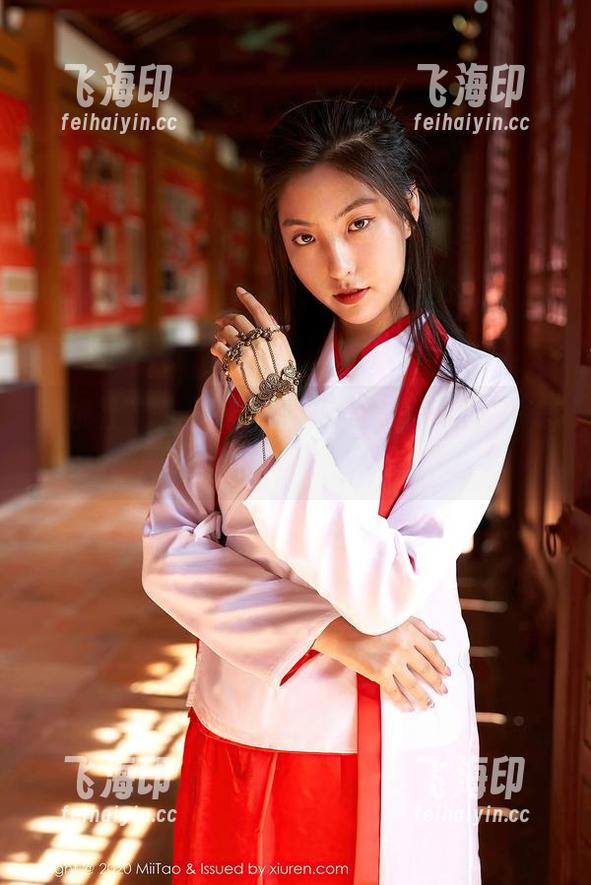蜜桃社 - 光影流转，木奈奈的花嫁写真——图片中的一场意外婚礼感！