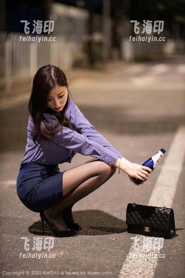 语画界 - 认真学姐，随时在线——徐莉芝Booty的写真图册，让你怀念校园时光！