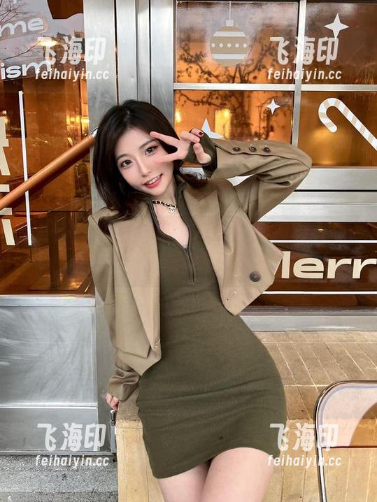 微密圈 - 想要陈妮妮UNI的黑丝照片？免费下载，但别怪我没提醒你！