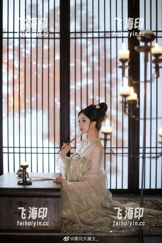无圣光的露儿大魔王与她的橡木匣：图集里的猫腻千千万。