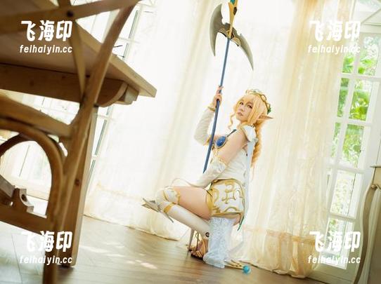 女王的气场！麻花麻花酱穿上皇袍，你的手机也急着想下载美图啊